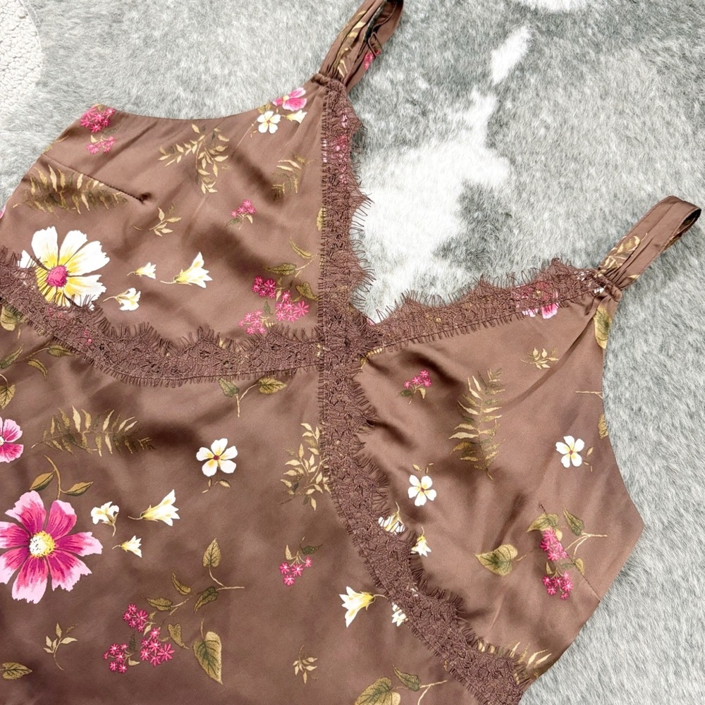 Old Navy Lace Trimmed Floral Satin Cami Top Medium - Picture 3 of 10